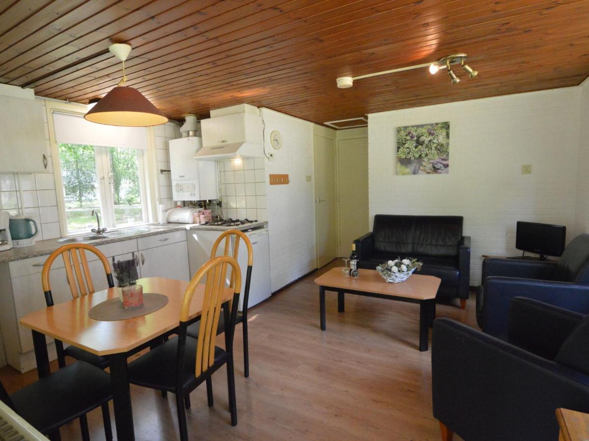 Detached Bungalow With Lovely Covered Terrace In A Nature Rich Holiday Park Stramproy ภายนอก รูปภาพ