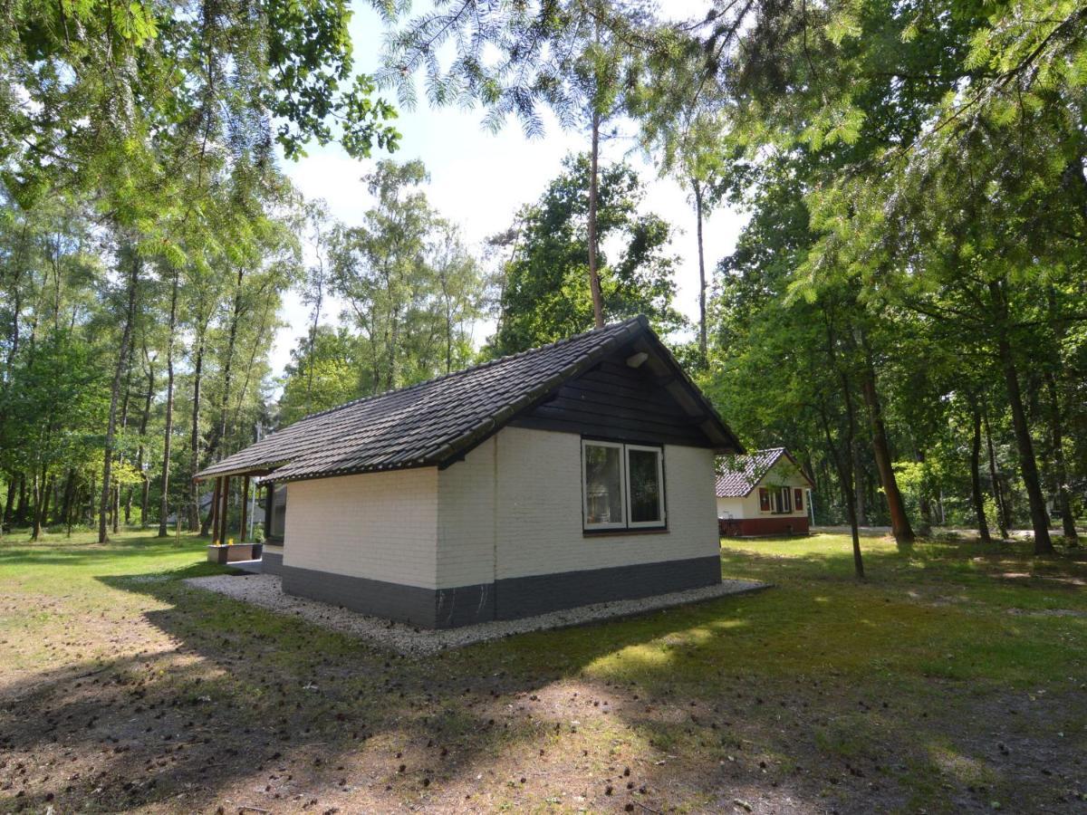 Detached Bungalow With Lovely Covered Terrace In A Nature Rich Holiday Park Stramproy ภายนอก รูปภาพ