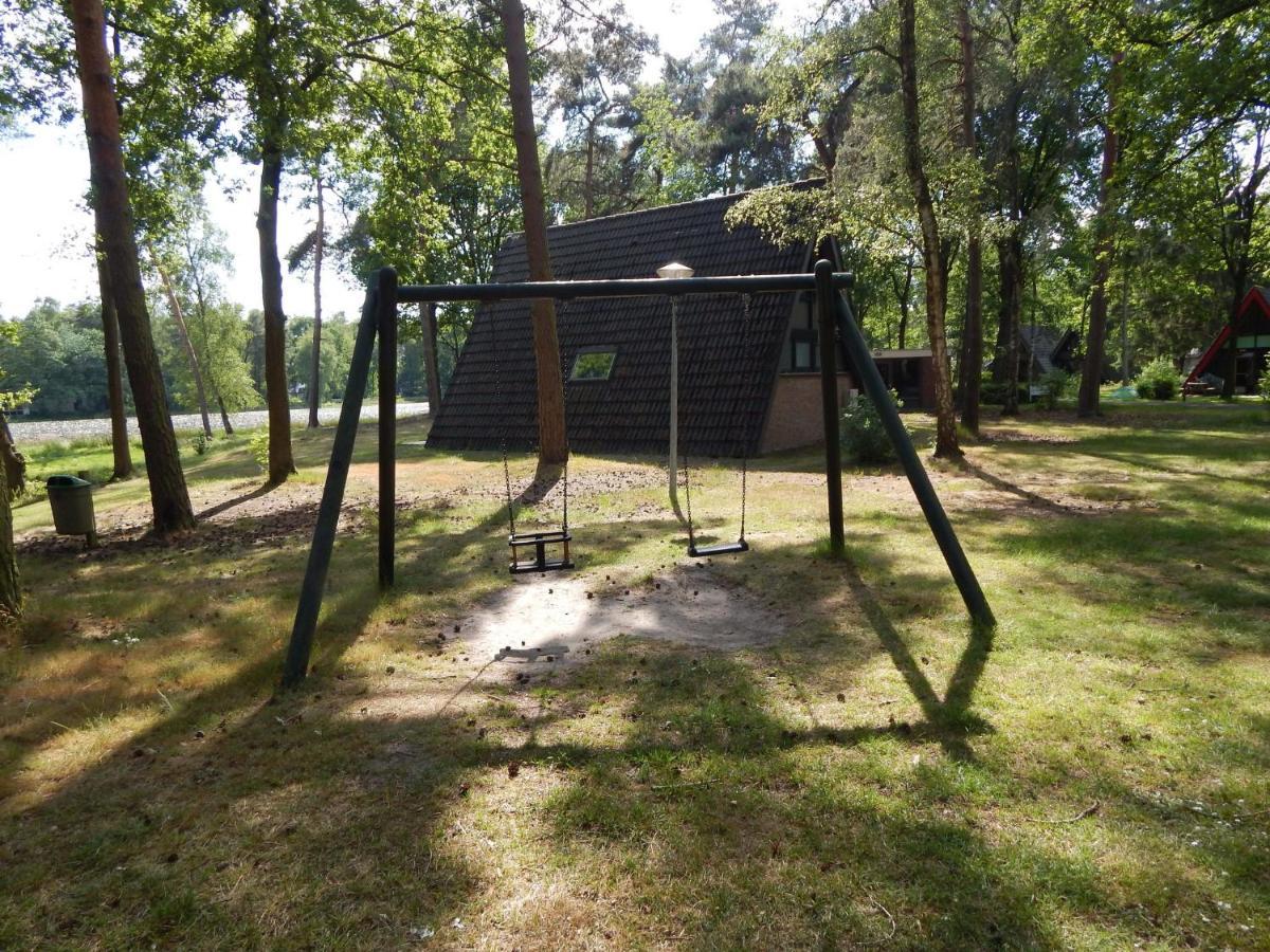 Detached Bungalow With Lovely Covered Terrace In A Nature Rich Holiday Park Stramproy ภายนอก รูปภาพ